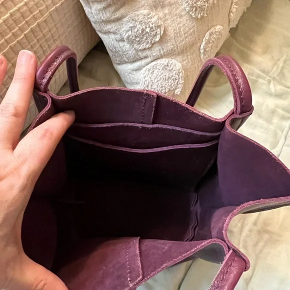 Portland Leather Plum Devan Bag, Classic size - Picture 2 of 4